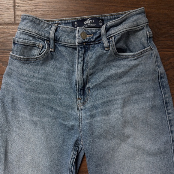 Hollister Ultra High-Rise Dad Jean Vintage Stretch Light Blue - Picture 7 of 7
